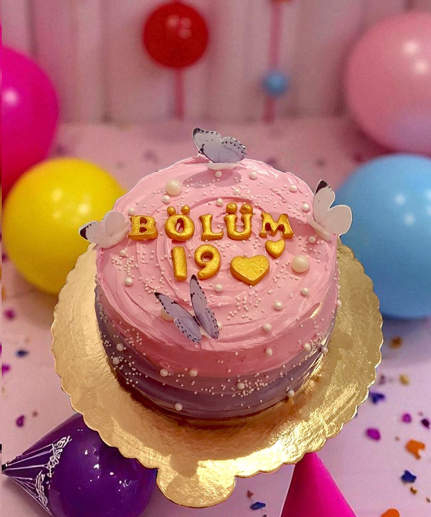 Bölüm 19 Kişiye Özel Doğum Günü Pastası